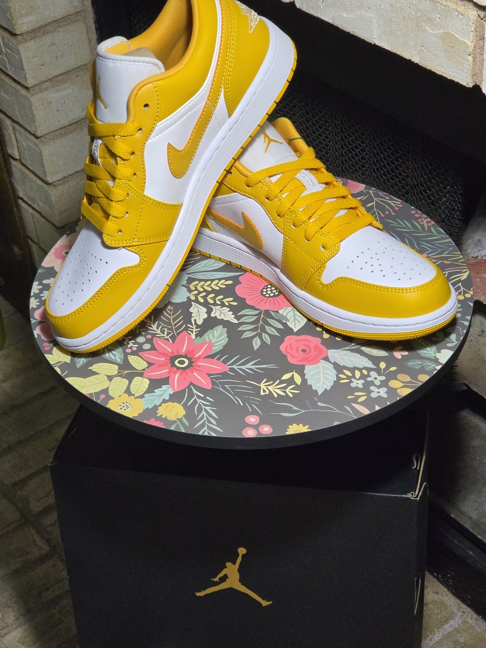 Brand New AJ1- Low-Top Sneakers in Yellow and White
